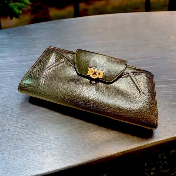 Salvatore Ferragamo Flap Long Wallet - Picture 3 of 10